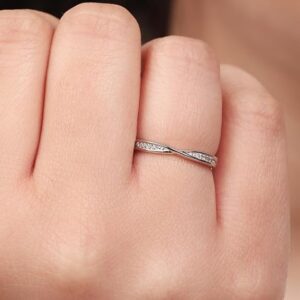 Elegant Ring Cum Braslete Full Stone: A Timeless Accessory